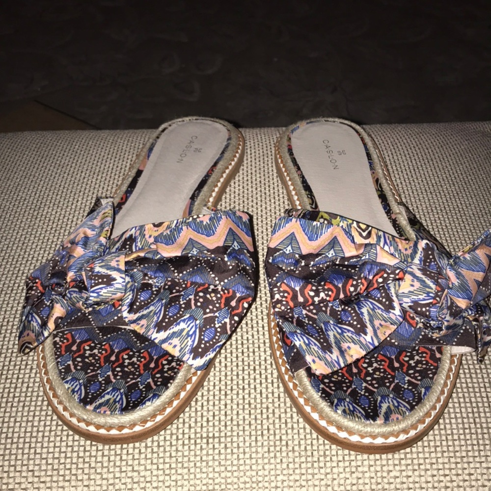 NEW Caslon slides. Size 10. Fabric bow detail